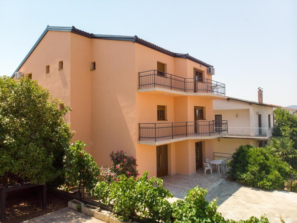 Apartments Mira Neum Bagian luar foto