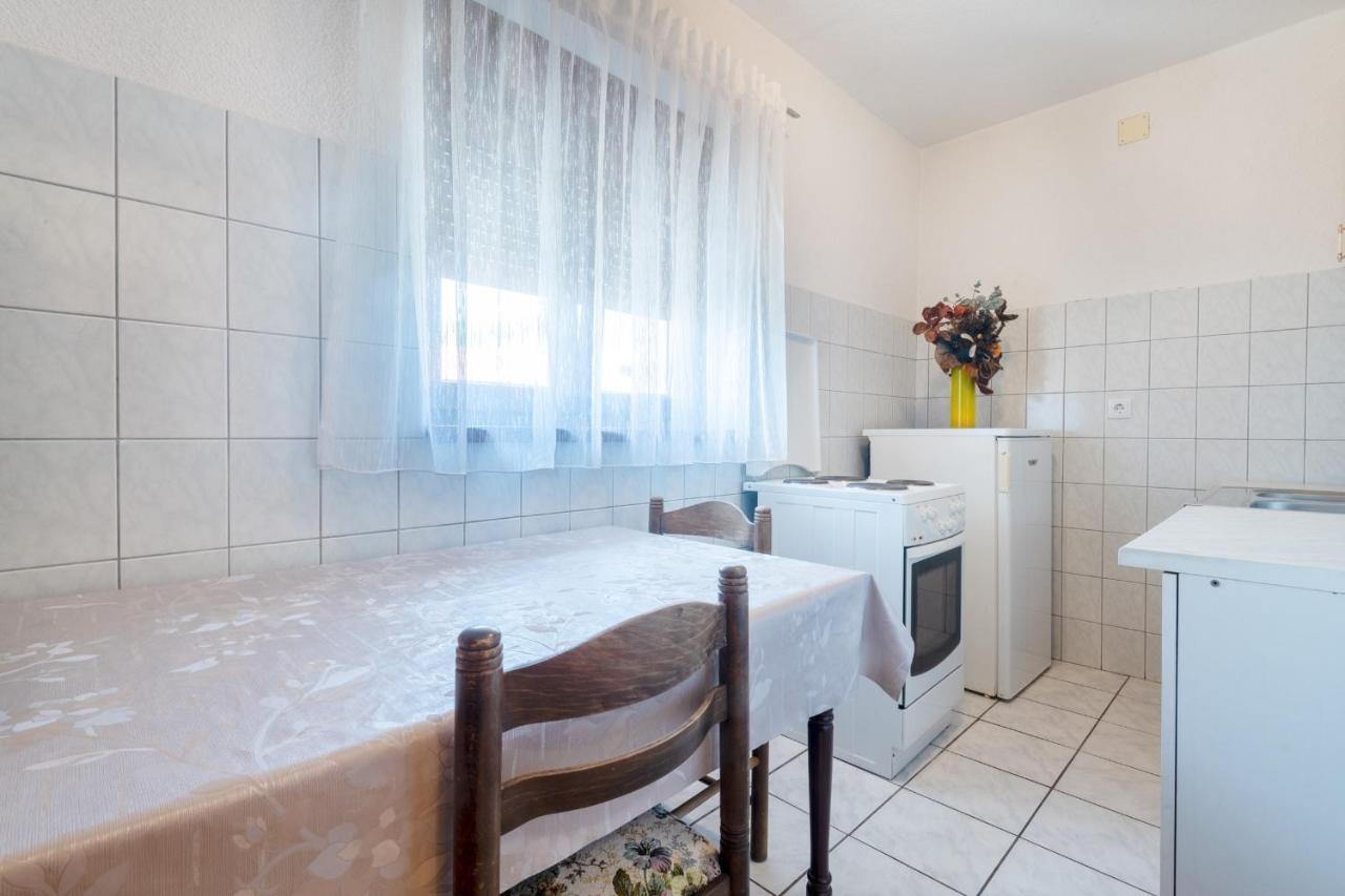 Apartments Mira Neum Bagian luar foto