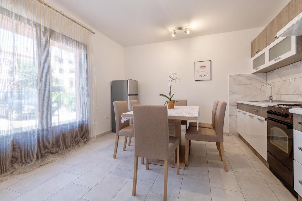 Apartments Mira Neum Bagian luar foto