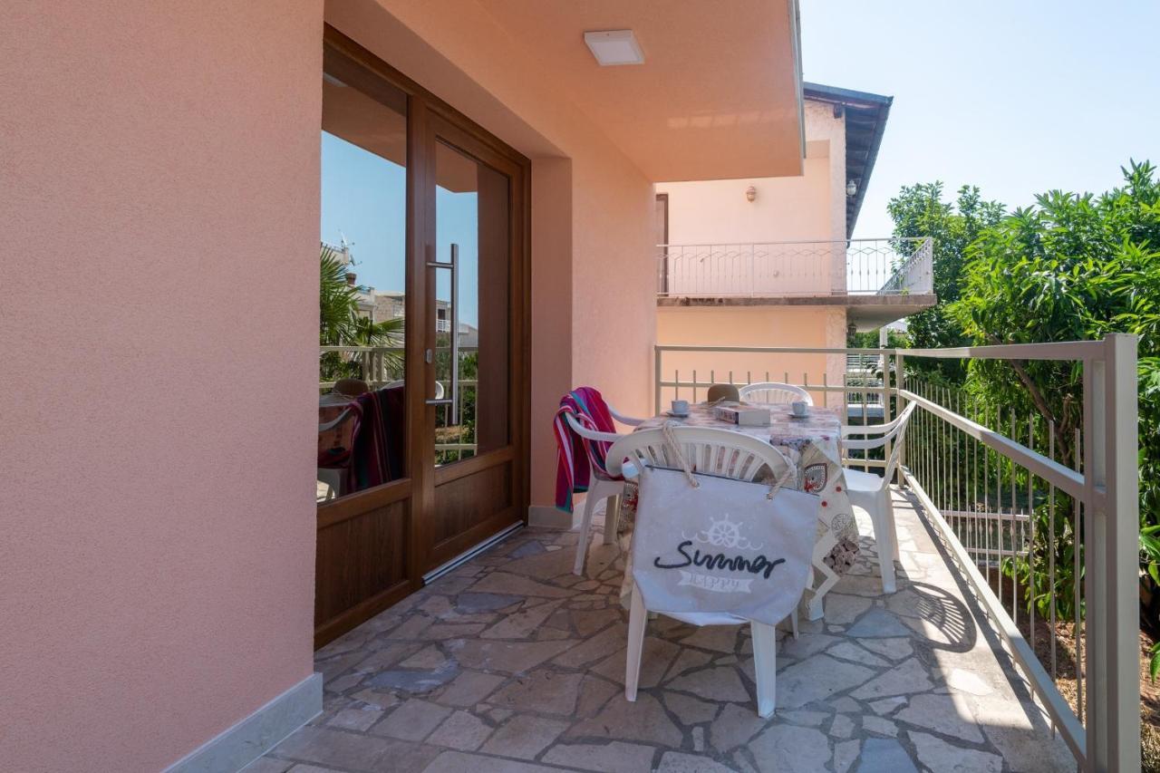 Apartments Mira Neum Bagian luar foto