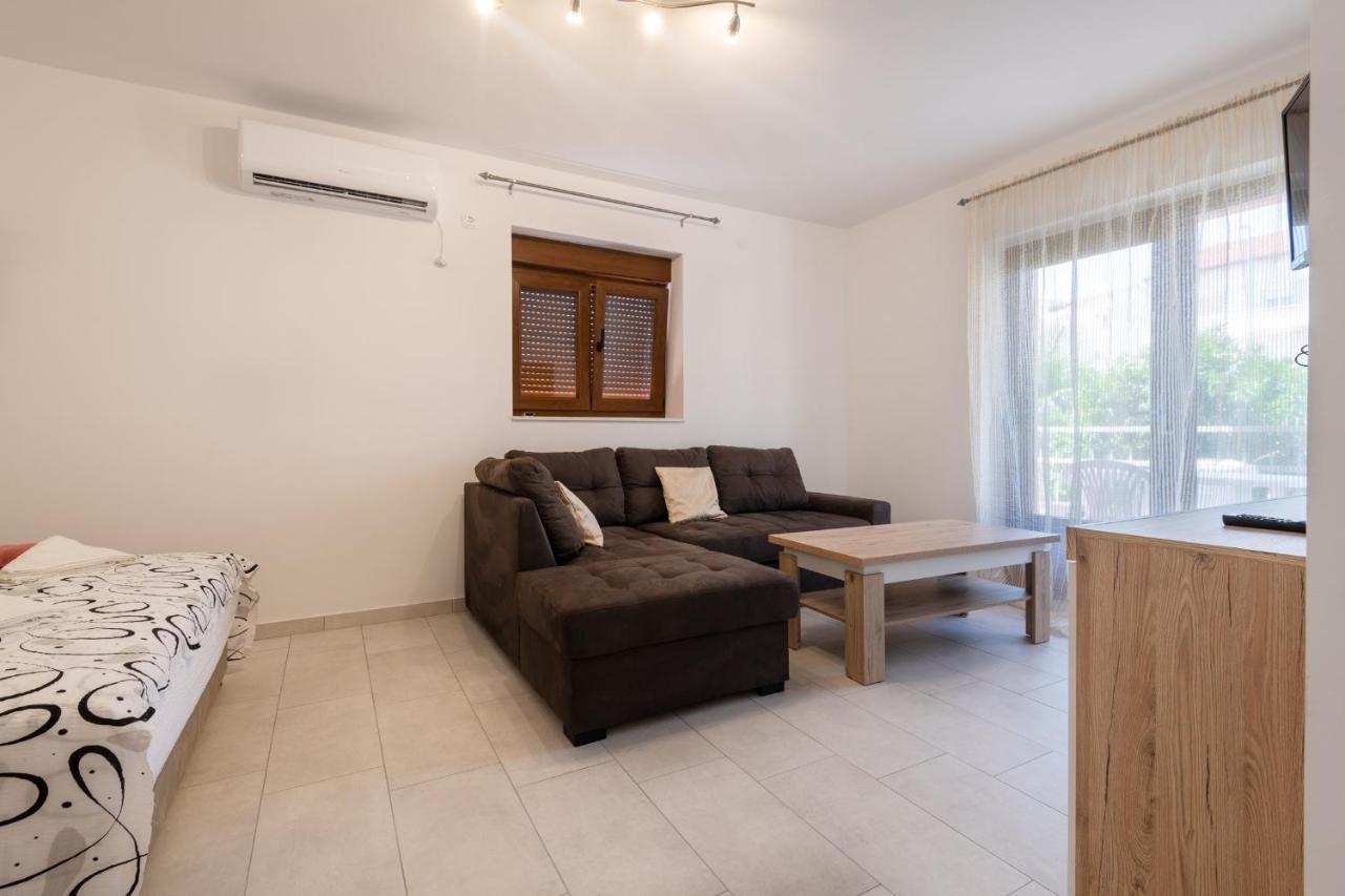 Apartments Mira Neum Bagian luar foto