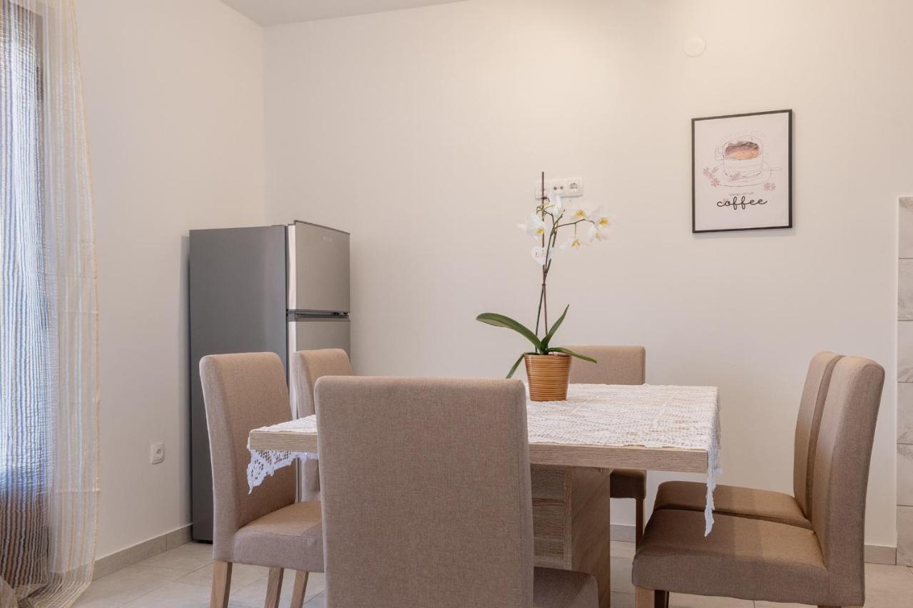 Apartments Mira Neum Bagian luar foto